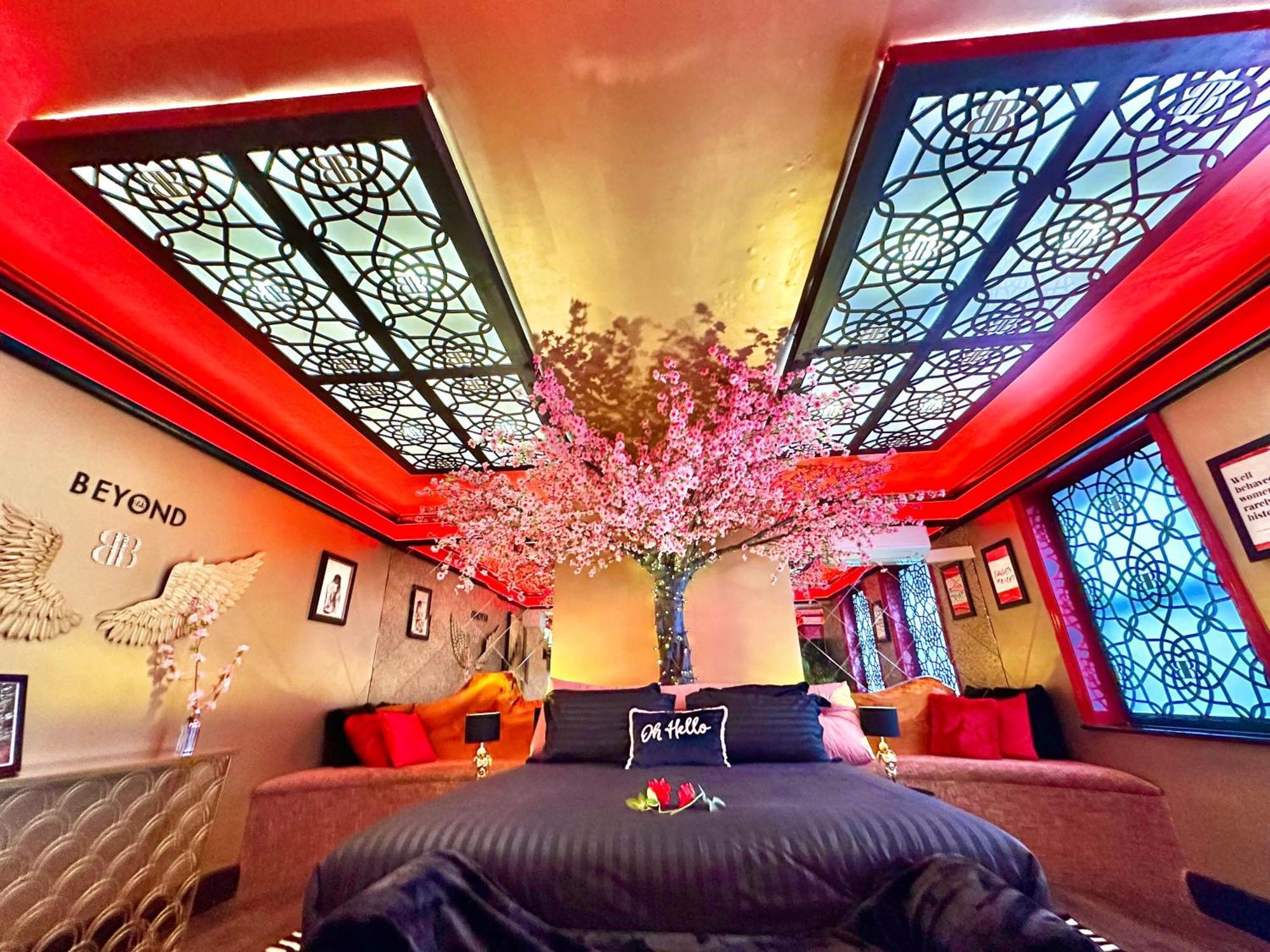 Beyond - Romantic Basement Apartment - Close To Beach - With Parking Борнмут Экстерьер фото